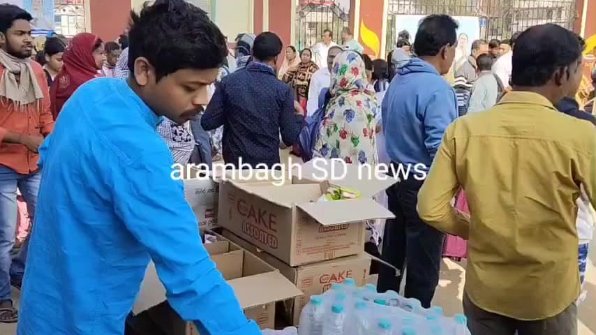 আরামবাগ: প্রত্যেক বছরের মতো এবছরও কড়াকড়ি নিরাপত্তার মধ্যেই আরামবাগে শুরু হল উচ্চ মাধ্যমিক পরীক্ষা