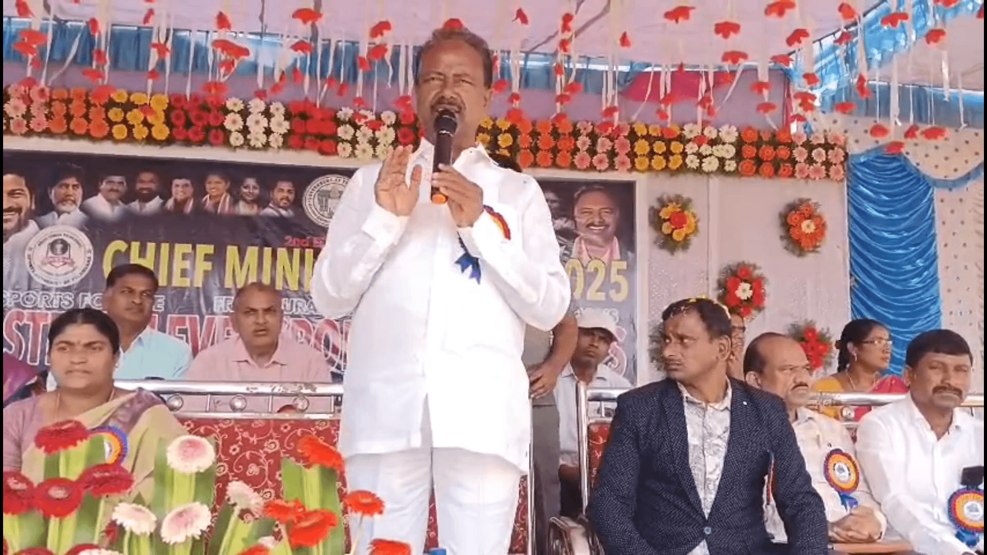 ఘన్​పూర్ ములుగు: ప్రజా ప్రభుత్వం క్రీడలకు పెద్దపీట వేస్తుంది :  ఎమ్మెల్యే గండ్ర సత్యనారాయణ రావు