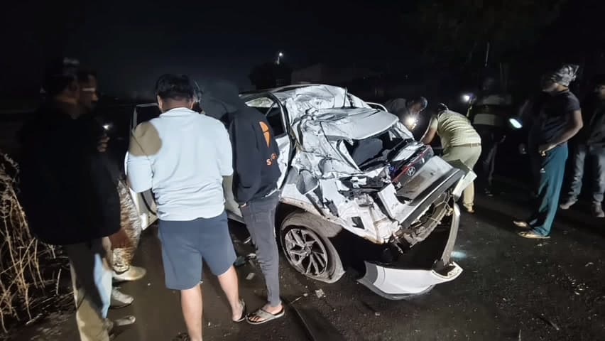 माढा: सोलापूर-पुणे महामार्गावर मोडनिंब गावाजवळ हॉटेल ओंकार पॅलेस जवळ भरधाव क्रेटा कार लोखंडी  कठड्याला धडकून एकाचा मृत्यू