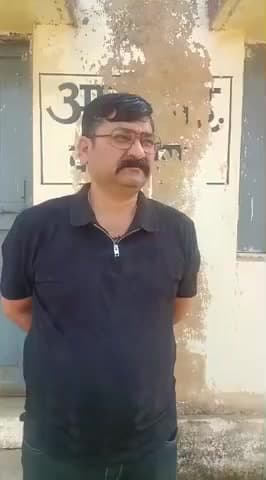 कार्यालय गंगेरूआ में पटवारी हल्का नबर 82 महेंद्र सिंह बिसेन  लोकायुक्त जबलपुर द्वारा 6000 हजार की रिश्वत लेते पकड़ा