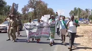 ಹೊಳಲ್ಕೆರೆ: ಪಟ್ಟಣದಿಂದ‌ ಚಿತ್ರದುರ್ಗಕ್ಕೆ ರೈತ ಸಂಘದ ವತಿಯಿಂದ ಬೃಹತ್ ಪಾದಯಾತ್ರೆ
