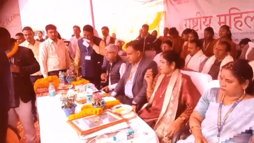 चानन: चानन प्रखंड के भंडार गांव स्थित दुर्गा मंदिर परिसर में राष्ट्रीय महिला दिवस पर कार्यक्रम आयोजित, DM शामिल