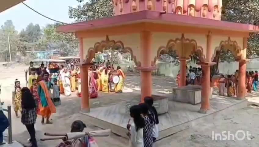হিলি: হিলি ব্লকের ত্রিমোহিনীতে শিব চতুর্দশীর মহোৎসবে উপচে পড়া ভিড়, তৃতীয় দিনে বিশেষ পূজা