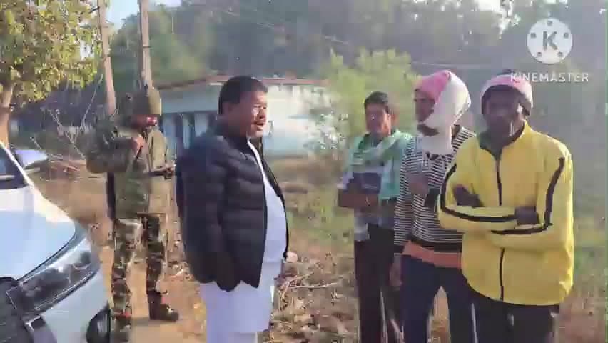 बेरो: बेड़ो में हाथियों का तांडव, खेत उजड़े, गांव में दहशत, बंधु तिर्की पहुंचे घटनास्थल