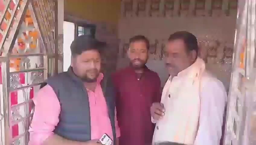 पाकुड़िया: मोंगलाबांध में पार्वती मंदिर की प्राण प्रतिष्ठा को लेकर भव्य कलश शोभायात्रा का आयोजन