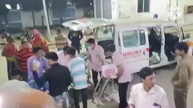 ডায়মন্ডহারবার ১: অন্ধ মনি তলায় বাইক দুর্ঘটনায় মৃত্যু হয় এক ছাত্রের আহত দুই ছাত্রকে ডায়মন হারবার হাসপাতালে ভর্তি ঘটনাস্থলে এমপি
