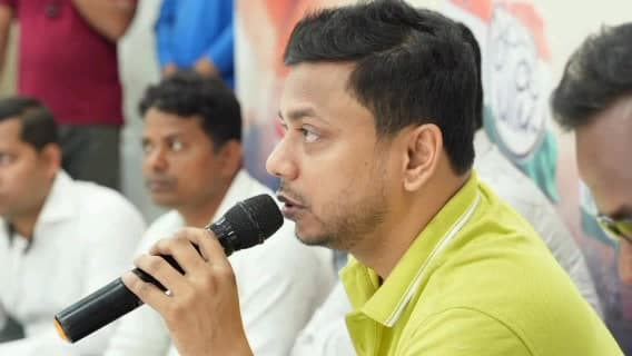 ডায়মন্ডহারবার ২: ডায়মন্ডহারবার বিধানসভার দলীয় কার্যালয়ে কানপুর ধানবেরিয়া অঞ্চলের নেতৃত্বদের নিয়ে বুধ ভিত্তিক সাংগঠনিক আলোচনা সভা
