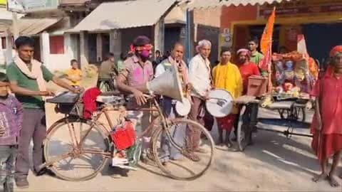 ठाकुरगंगटी: ठाकुर गंगटी: बस्ता पहाड़ी भूमफोड़ बूढ़ानाथ महादेव मंदिर से महाशिवरात्रि पर निकली बारात