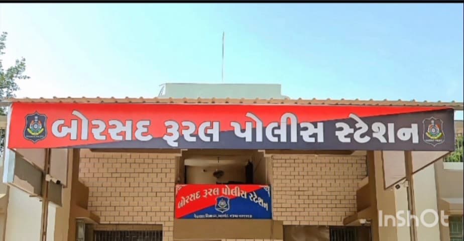 બોરસદ: ડભાસી તળાવ પાસેથી વિદેશી દારૂ ના ક્વાટર સાથે ઝડપતા પોલીસે કાર્યવાહી કરી