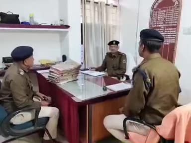 अतरी: एडिशनल एसपी ने लंबित मामलों की समीक्षा की