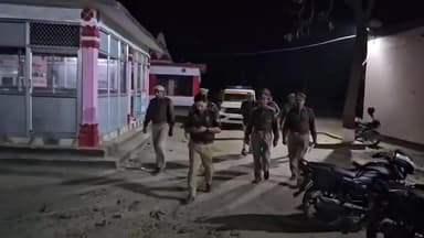 पुलिस अधीक्षक #रायबरेली रवि कुमार ने #डीह थाना का आकस्मिक निरीक्षण किया,महिला हेल्प डेस्क के रजिस्टर,बैरक आदि की जांच की