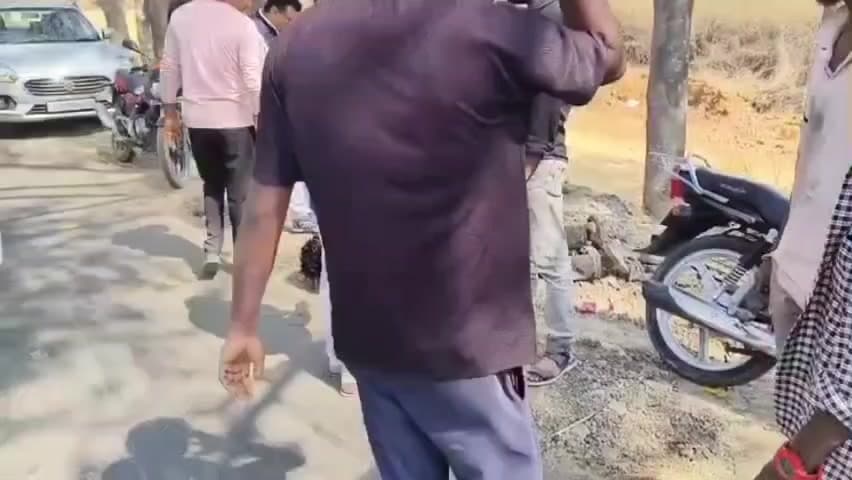 ठेठईटांगर: पंडरीपानी पुल के पास ऑटो और बाइक की टक्कर में चालक गंभीर रूप से घायल