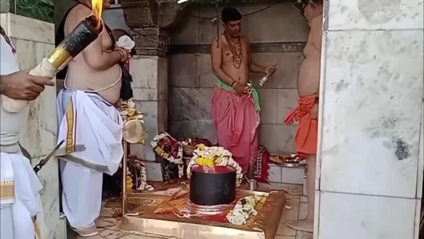 कोठी महल: उज्जैन: महाकाल मंदिर में शिवनवरात्रि के आठवें दिन भगवान कोटेश्वर महादेव का पूजन अर्चन
