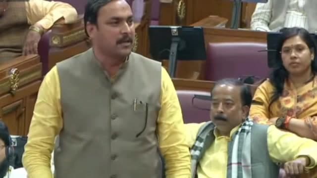 खड्डा: विधानसभा में खड्डा विधायक विवेकानन्द पाण्डेय ने विकास उपलब्धियां गिनाईं, सड़क, सुरक्षा और स्वास्थ्य पर दिया जोर