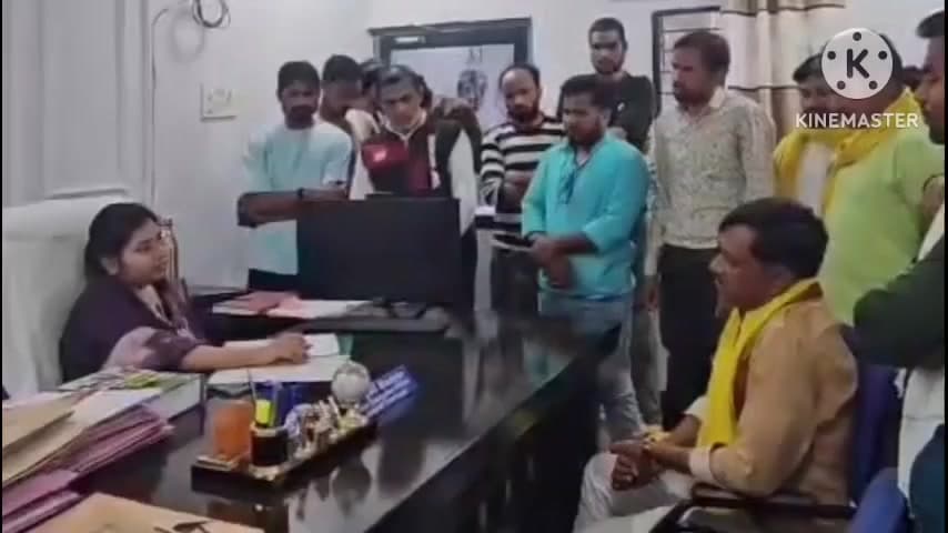 सेंधवा: विधायक मोंटू सोलंकी जनपद कार्यालय पहुँचे, जनहित के मुद्दों पर दी सख्त चेतावनी