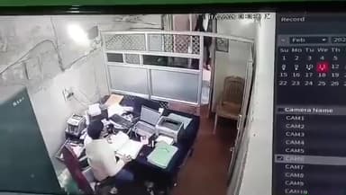 वकील हत्या का सामने आया वीडियो,सीसीटीवी में कैद, सीसीटीवी में दिख रहा है वकील ने की सरकारी बाबू की पिटाई