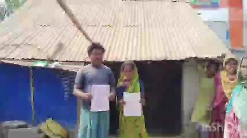 হরিশ্চন্দ্রপুর ১: হতদরিদ্র পরিবারকে উচ্ছেদ করতে তৎপর প্রতিবেশীরা, মানকি বাড়ি গ্রামে পরিবারের উপর হামলা