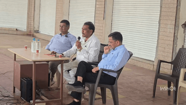 हातोद: उद्यान विभाग के अधिकारी व कर्मचारियों के साथ एमआईसी सदस्य ने की समीक्षा बैठक, दिए ज़रूरी दिशा-निर्देश