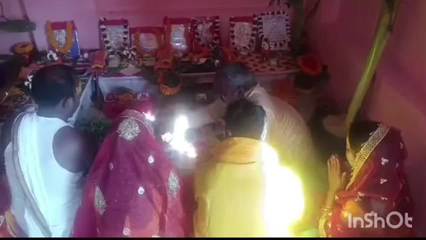 चौसा: चौसा प्रखंड के बिंद टोली में बाबा भोलेनाथ के प्राण प्रतिष्ठा को लेकर शनिवार से भव्य पूजन उत्सव प्रारंभ
