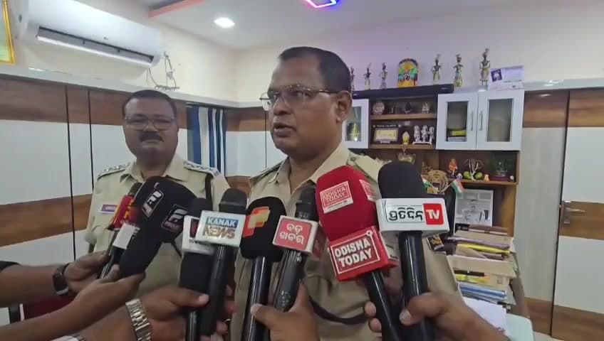 ଭଞ୍ଜନଗର: ସାର୍ଦ୍ଧୋଳ ଗାଁ ରେ ଚୋରୀ ସନ୍ଦେହରେ ଜଣେ ଯୁବକଙ୍କୁ ପିଟିପିଟି ହତ୍ୟା ଘଟଣାରେ ୨୦ ଗିରଫ, ଭଞ୍ଜନଗର ଠାରେ ପ୍ରତିକ୍ରିୟା ରଖିଲେ ଅତିରିକ୍ତ ଏସପି