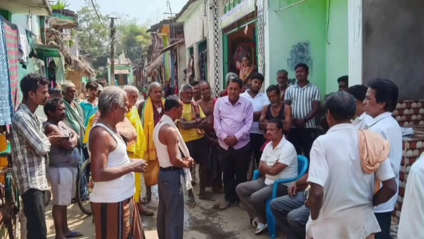 ପୋଲସରା: ମଧୁପଲୀ ଓ ଜେମାଦେଇପୁର ଠାରେ ଆକସ୍ମିକ ମୃତ୍ୟୁ ବରଣ କରିଥିବା ବ୍ଯକ୍ତିକଂ ପରିବାରକୁ ଭେଟିଲେ ପୂର୍ବତନ ମନ୍ତ୍ରୀ