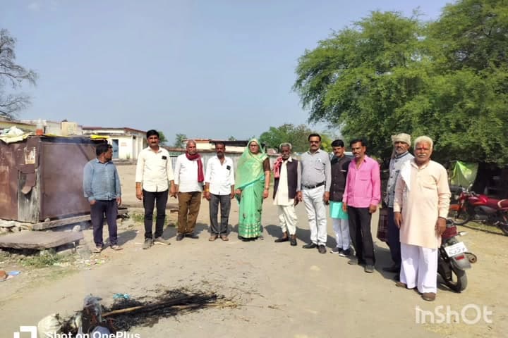 पठारी: पथरी में कांग्रेस का प्रदर्शन, ट्रेड डील के विरोध में कृषि मंत्री का पुतला दहन