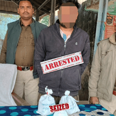 पलासी: पलासी पुलिस की छापेमारी में कोडिनयुक्त कफ सिरप और स्मैक बरामद