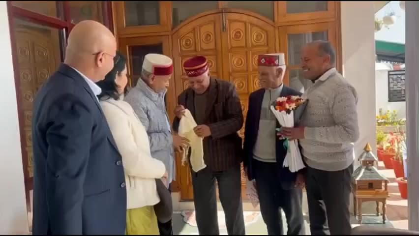भोरंज: पद्मश्री सम्मानित पी. एल. गौतम एवं हरिमन शर्मा ने समीरपुर में प्रो. प्रेम कुमार धूमल से की शिष्टाचार भेंट