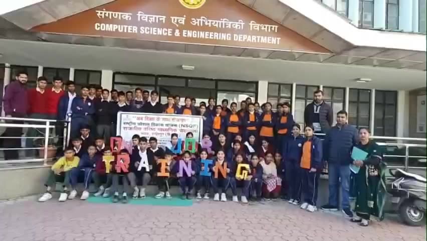 बड़सर: ब्याड़ स्कूल के वोकेशनल छात्रों को एनआईटी हमीरपुर में ऑन जॉब ट्रेनिंग का प्रशिक्षण दिया गया