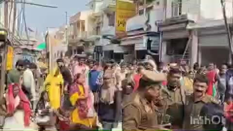 मिहींपुरवा: मोतीपुर स्वास्थ्य केंद्र में आशा बहू और एएनएम कर्मियों ने अधीक्षक के खिलाफ किया जोरदार प्रदर्शन