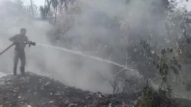 শান্তিরবাজার: শান্তিরবাজার বাই খোড়া বাজারে আবর্জনা স্তুপে আগুন,আগুন ছড়িয়ে পরে চারদিকে,সাময়িক আতঙ্ক