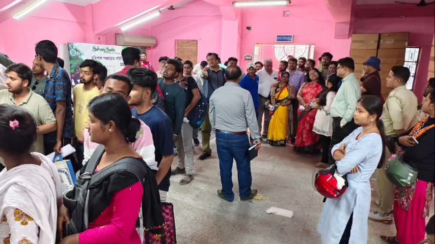হরিপাল: হরিপাল বিডিও অফিসে মুখ্যমন্ত্রীর ঘোষিত রেজিস্ট্রেশন ক্যাম্প, উপস্থিত বিধায়িকা করবী মান্না