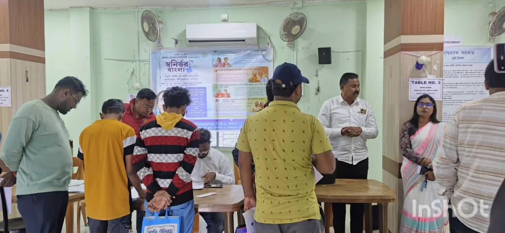 উদয়নারায়ণপুর: মুখ্যমন্ত্রী মমতা বন্দ্যোপাধ্যায়ের অনুপ্রেরণায় আজ থেকে শুরু "যুবসাথী" প্রকল্পের আবেদন। উদয়নারায়ণপুর
