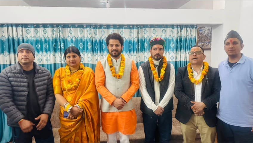 डुंडा: डुंडा के ब्लॉक प्रमुख राजदीप परमार को जनपद उत्तरकाशी के प्रमुख क्षेत्र पंचायत संगठन का अध्यक्ष चुना गया