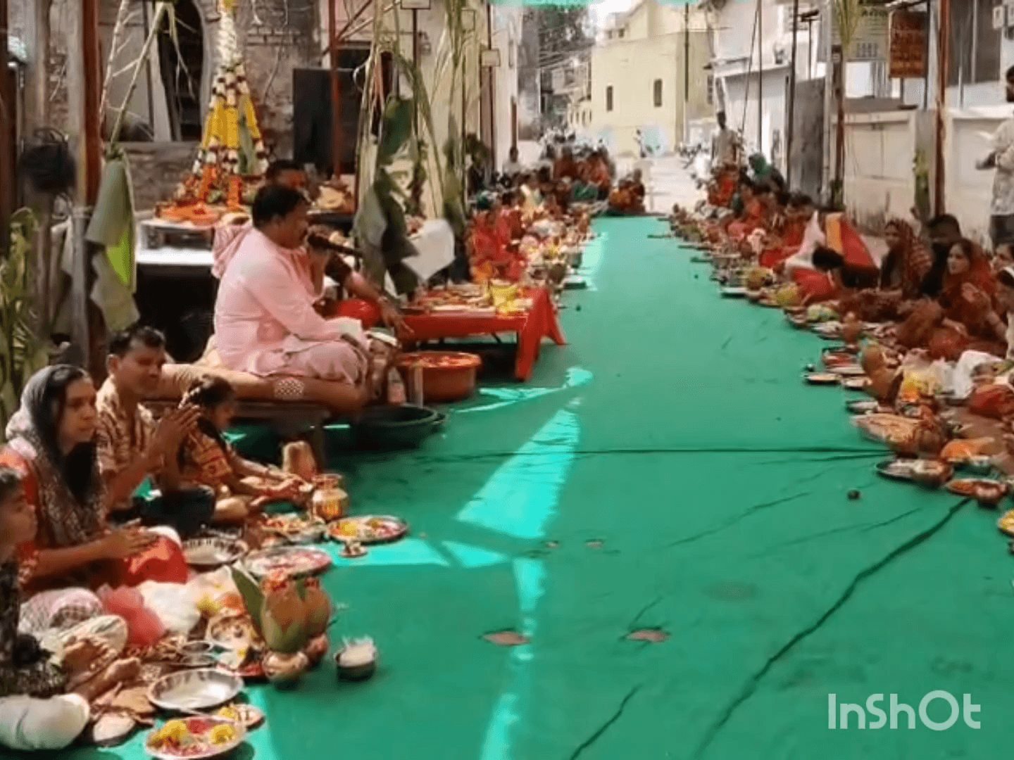 માંડવી: નગરના નીલકંઠેશ્વર મહાદેવ મંદિર સહિત ઠેર ઠેર શિવરાત્રી પર્વની ભક્તિ ભાવ સાથે ઉજવણી કરાઈ