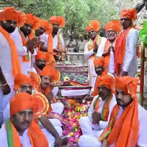 ಆಳಂದ: ಆಳಂದ ಪಟ್ಟಣದ ಲಾಡ್ಲೇ ಮಶಾಕ್ ದರ್ಗಾದಲ್ಲಿರೋ ಶಿವಲಿಂಗಕ್ಕೆ ಪೂಜೆ ಸಲ್ಲಿಸಿ ಬಂದ ಹಿಂದೂ ಮುಖಂಡರು