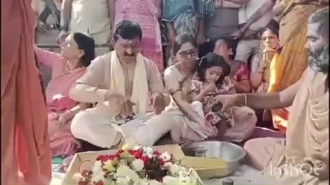 ఇల్లందు: చండ్రుగొండ మండల పరిధిలోని అడవి ప్రాంతం కనకగిరి గుట్టలపై కొలువైన వీరభద్ర స్వామిని దర్శించుకున్న మంత్రి పొంగులేటి