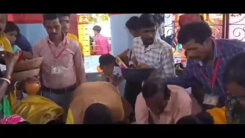 बानो: महाशिवरात्रि पर केतुगा धाम में उमड़ी श्रद्धालुओं की भीड़, अनुमंडल पदाधिकारी एवं पूर्व विधायक भी पहुंचे