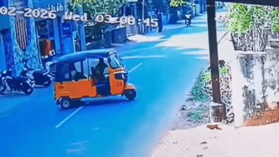 விளவங்கோடு: மிதப்பன்கோடு பகுதியில் ஆட்டோ மீது கார் மோதி விபத்து மூன்று பேர் மீது வழக்கு பதிவு