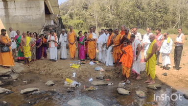 ಯಲ್ಲಾಪುರ: ಹೊಳೆ ಹುಲಿಯಪ್ಪ ಬಳಿ ಬೇಡ್ತಿ ನದಿಗೆ ಪೂಜೆ