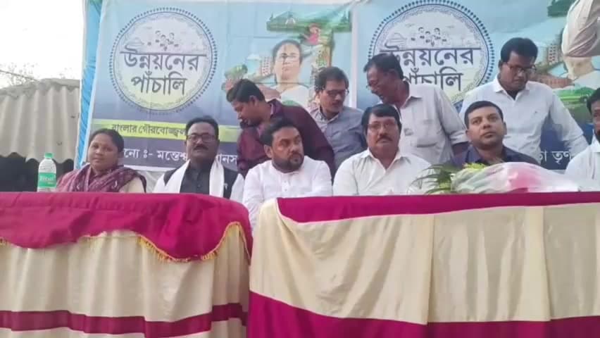 মন্তেশ্বর: উন্নয়নে পাঁচালী ও   লক্ষ্মী এলো ঘরে কর্মসূচি অনুষ্ঠিত হলো গয়েসপুরে