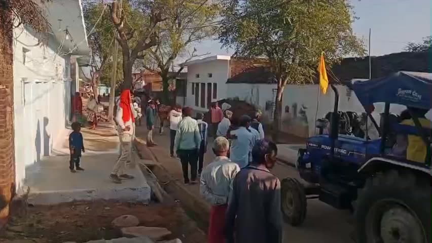 खरगापुर: मलगुवां गांव में महाशिवरात्रि को लेकर निकली भव्य कलश यात्रा