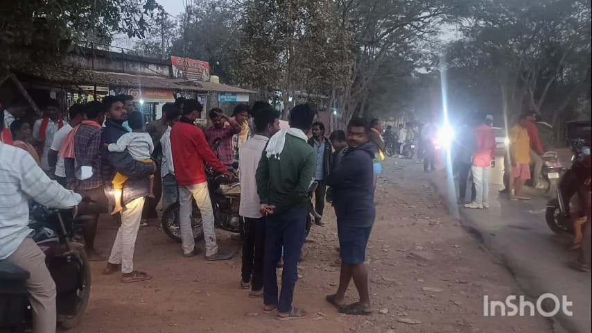 दरभा: चित्रकोट रोड पोटानार के गुच्चागुड़ा के पास सड़क दुर्घटना, बाइक सवार ने बैरिकेट को मारी टक्कर, मामूली रूप से घायल