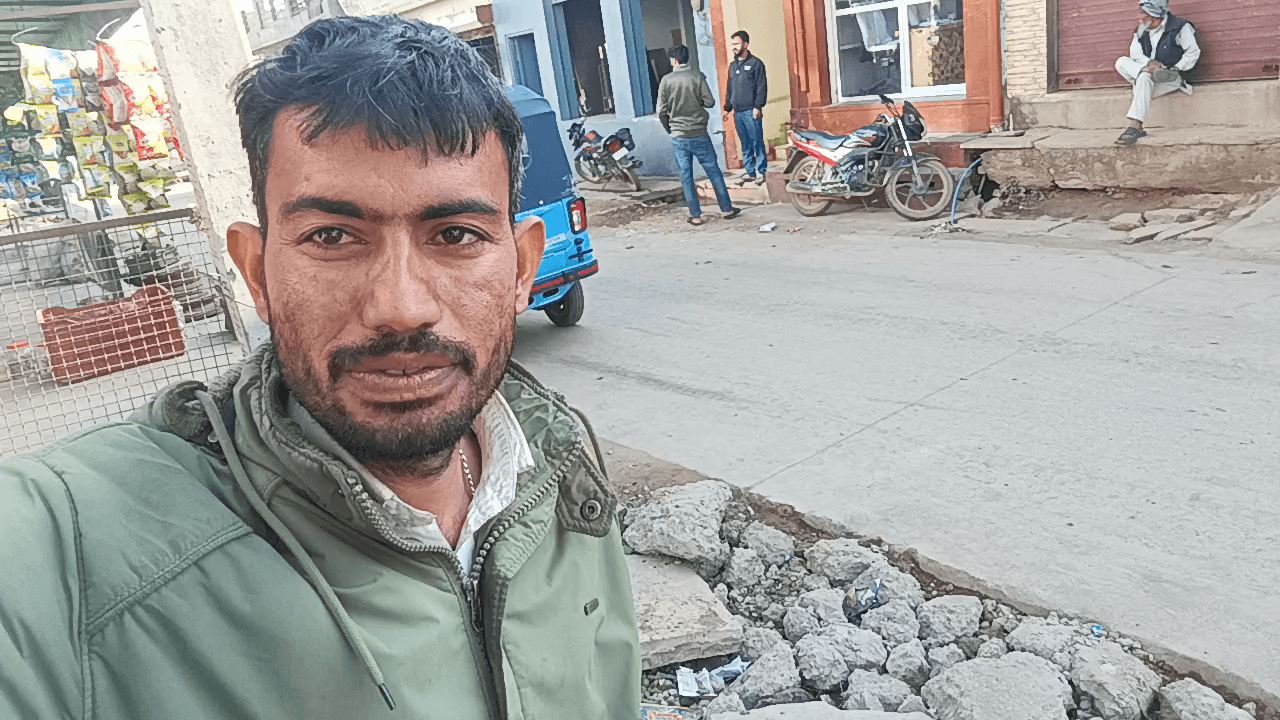 ग्राम पंचायत भेडोला मे  कुम्हारों गली नली का रैंप टूटा की  घटिया सामग्री निर्माण किया गया था