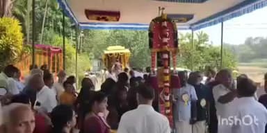 റാന്നി: 114 -മത്  അയിരൂർ ചെറുകോൽപ്പുഴ ഹിന്ദുമത പരിഷത്തിന് പമ്പാ മണൽ പുറത്തെ വിദ്യാധി രാജാ നഗറിൽ കൊടിയേറി