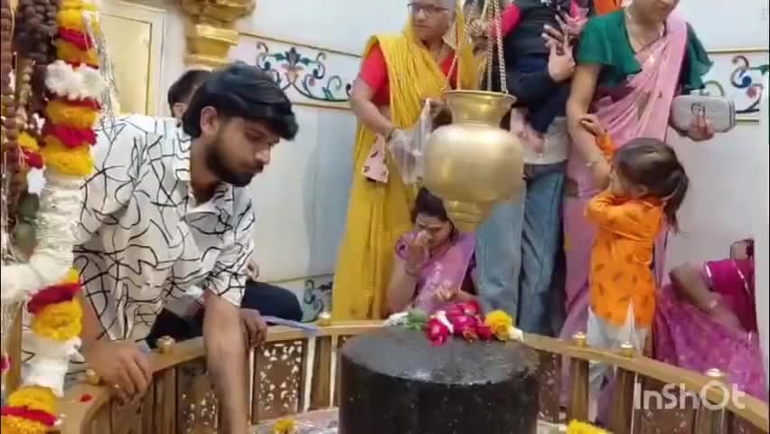बदनावर: महाशिवरात्रि के अवसर पर शिवालयों में भक्तों की उमड़ी भीड़