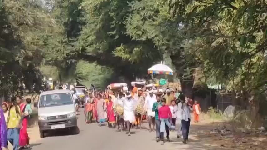 ಮೊಳಕಾಲ್ಮುರು: ಮ್ಯಾಸರಹಟ್ಟಿಯಲ್ಲಿ ಅದ್ದೂರಿ ನಡೆದ ಶ್ರೀಗಾದ್ರಿಪಾಲನಾಯಕ ಸ್ವಾಮಿ ಹಾಗೂ ಶ್ರೀ ಮೊಟೇದೇವರ ಗಂಗಾ ಪೂಜಾ ಮಹೋತ್ಸವ

ಮೊಳಕ