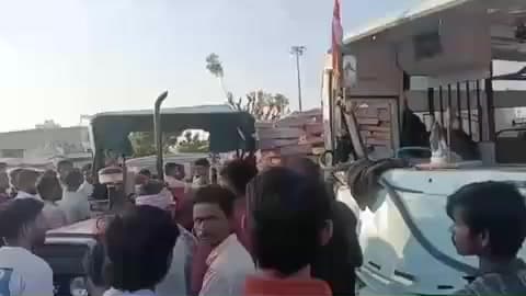 भोपालगढ़: पीपाड़ में बस में ट्रैक्टर की टक्कर, बस चालक गंभीर घायल, अवैध पार्किंग और अव्यवस्थित यातायात को लेकर लोगों में रोष
