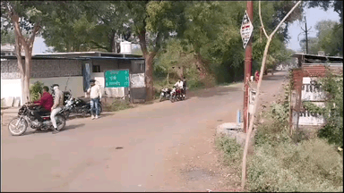 रावेर: हिंगोणा गावाजवळ हॉटेल ऐश्वर्या समोर वाळू चोरी करून नेणारे पकडलेले वाहन दोघांनी वाहन पळवले,फैजपुर पोलीसात गुन्हा दाखल