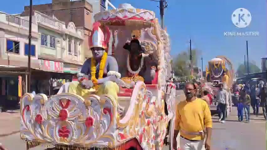 शाढ़ौरा: महाशिवरात्रि पर शाढ़ौरा में निकली भव्य शिव बारात, जगह-जगह पुष्प वर्षा से हुआ स्वागत